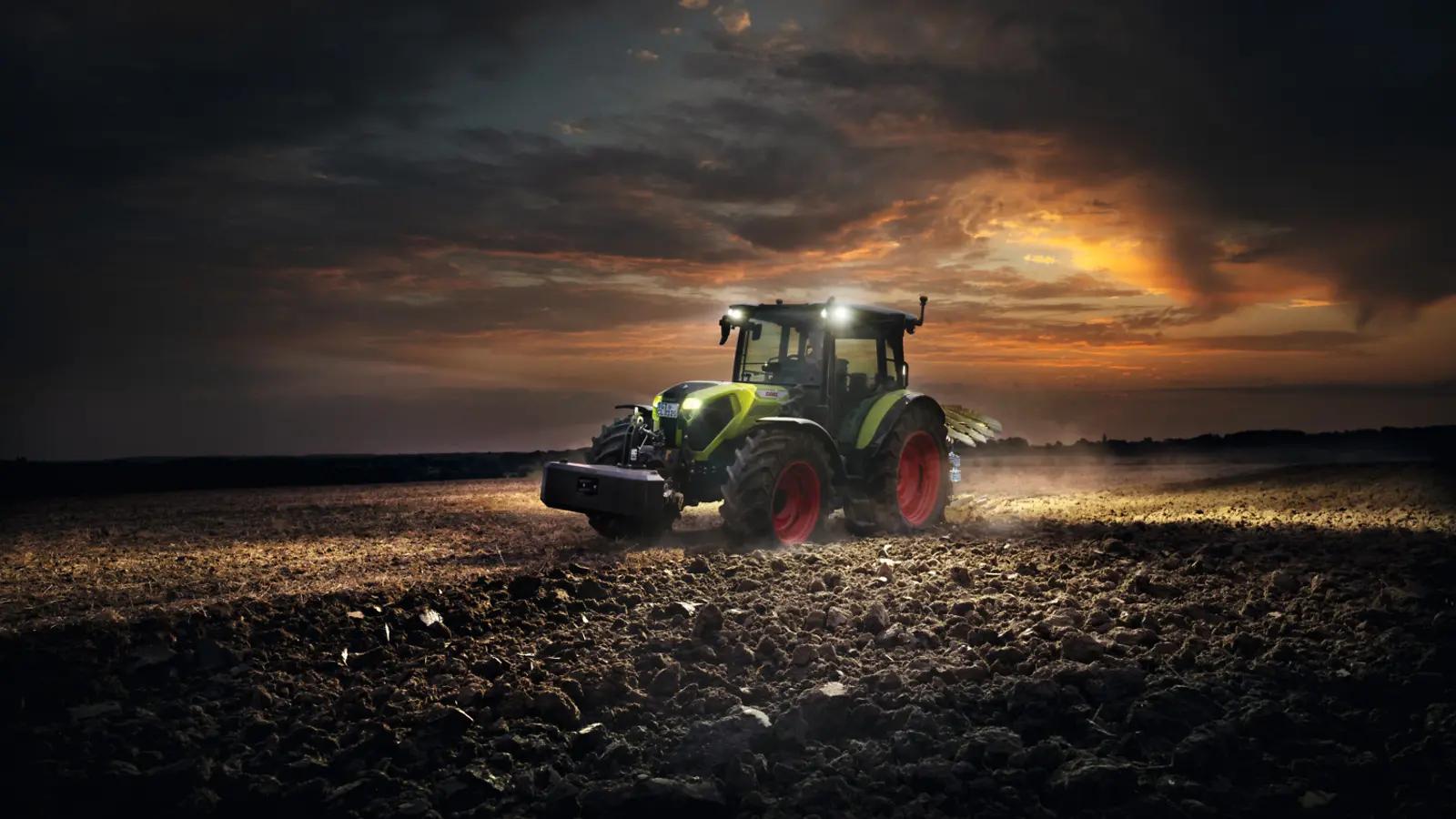 Kompaktowa moc: CLAAS prezentuje nowe ciągniki serii AXOS 3 do szerokiego zakresu zadań rolniczych